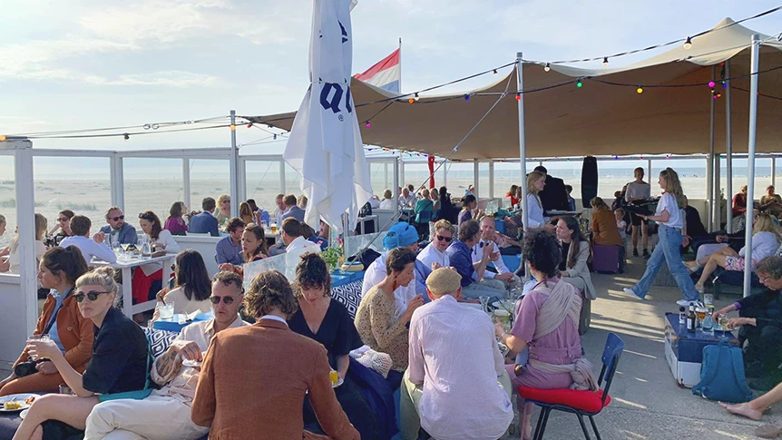 Groepsfeesten direct aan het strand